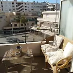 Neuf Climatise Au Coeur De Juan-les-pins 昂蒂布