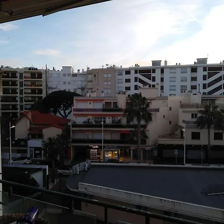 Neuf Climatise Au Coeur De Juan-les-pins アパート