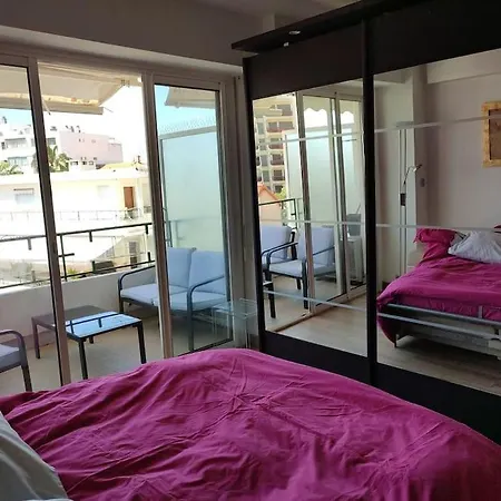 アパート Neuf Climatise Au Coeur De Juan-les-pins アンティーブ