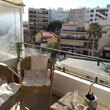 Neuf Climatise Au Coeur De Juan-les-pins *