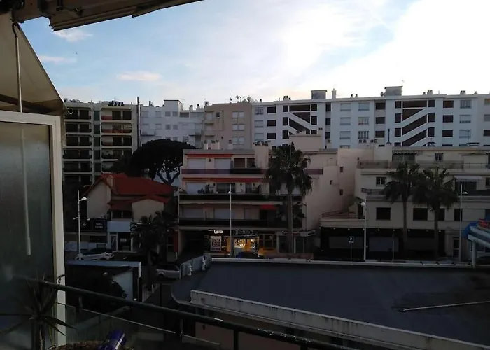 Neuf Climatise Au Coeur De Juan-les-pins Apartamento