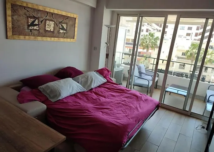 Neuf Climatise Au Coeur De Juan-les-pins Apartamento Antibes
